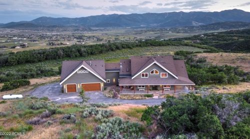 384 Summit Dr, Park City, UT 84098-5015