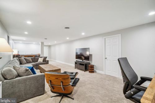 501 Apple Grove Rd, Silver Spring MD 20904-2753 exterior