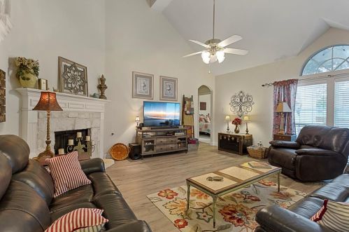 5800 Fathom Dr, Fort Worth TX  76135-7013 exterior