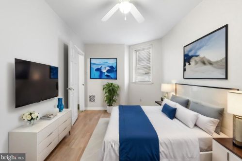 2404 9 St, Philadelphia PA 19133-0016 exterior