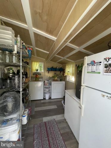 160 Crst Ave, Trenton NJ  08690-2103 exterior