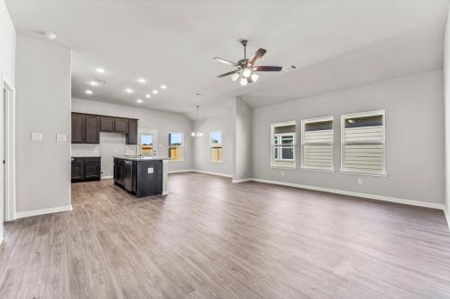 1722 Cindy Ln, Conroe TX  77304-3158 exterior