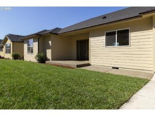 805 Valley Vis, Sutherlin, OR 97479-9364