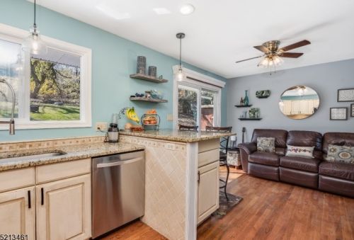 3 Autumn Ln, Hackettstown NJ  07840-4704 exterior