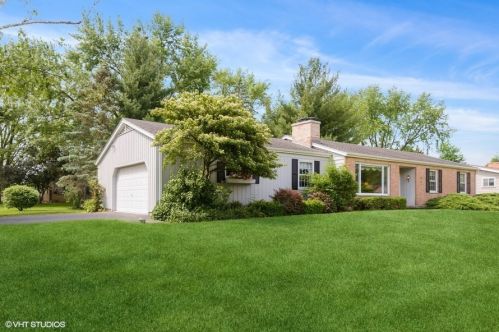 208 Dunkery Dr, Sycamore, IL 60178-1018