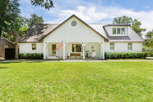 1034 Chambers Ln, Mount Pleasant, SC 29464-3508
