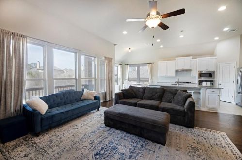 676 Catalina Ln, Austin TX  78737-4715 exterior