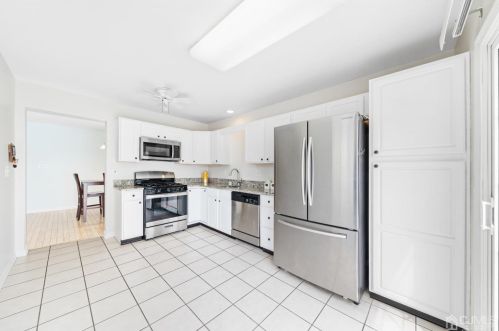 203 Cricket Hill Cir, Princeton NJ  08540-9010 exterior