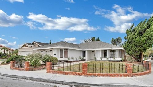 9543 Andover Cir, Santa Ana, CA 92708-1022