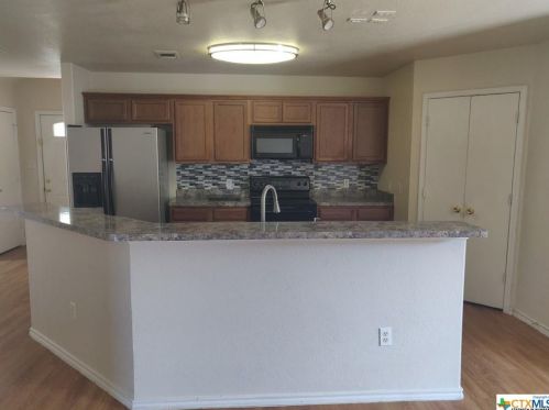 3424 Rob Roy St, Seguin, TX 78155-7317