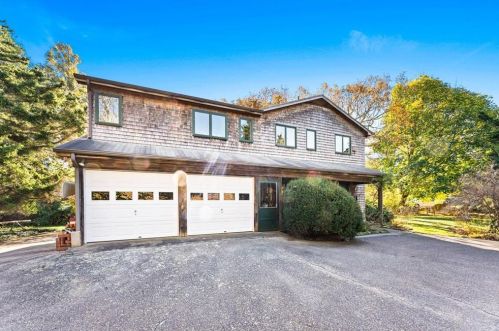 8 Meadow Ave, Westerly, RI 02891-5431