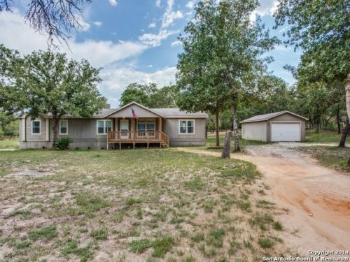 130 Clear Spgs, Floresville, TX 78114-9791