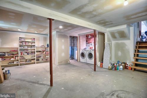 2122 Walnut Bottom Rd, Carlisle PA 17015-9122 exterior