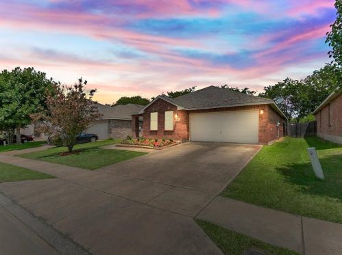 2617 Tuscan View Dr, Fort Worth, TX 76131-5125