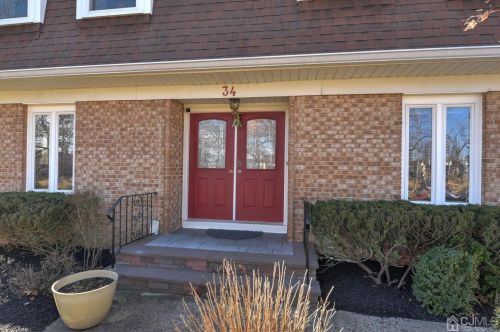 34 Camelot Ct, Piscataway, NJ 08854-5210