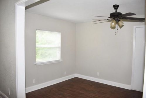6209 Vel Dr, Fort Worth TX  76112-8033 exterior