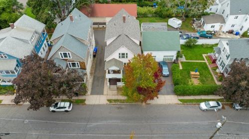 128 Grand St, Middletown CT  06457-2651 exterior