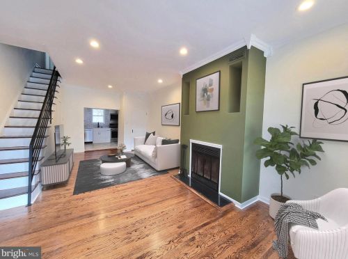 931 11th St, Philadelphia, PA 19123-1135