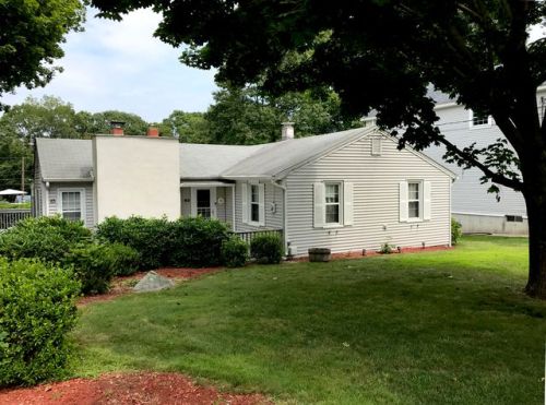 63 Hillcrest Rd, Niantic, CT 06357-2054