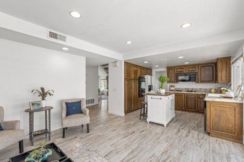 6298 Woodsboro Ave, Anaheim CA  92807-2347 exterior