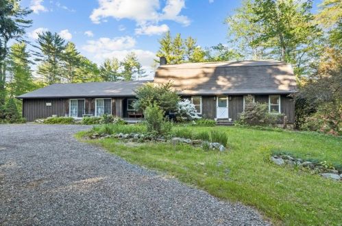 1104 Sisson Rd, Coventry, RI 02827-1820