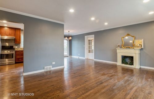 1 Sunset Rd, Mount Prospect, IL 60056-4248