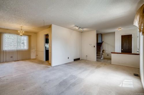 1595 Vaughn Cir, Aurora CO 80012-5316 exterior