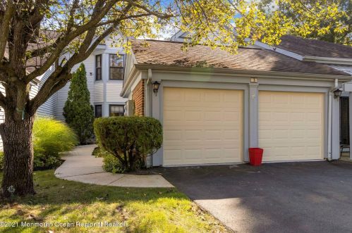 3 Old Orch Ln, Tinton Falls NJ 07712-2570 exterior