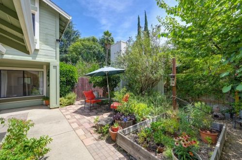 6781 Koster Way, Elk Grove, CA 95758-4945