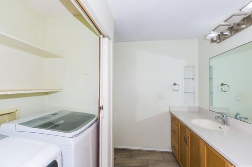 1373 Kaeleku St, Honolulu HI  96825-3003 exterior
