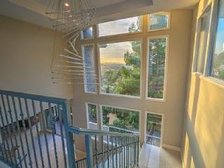 660 Bohlig Rd, Glendale, CA 91207-1402