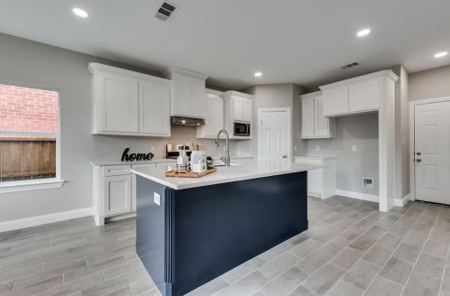 111 Mckinley St, Garland TX 75042-6709 exterior