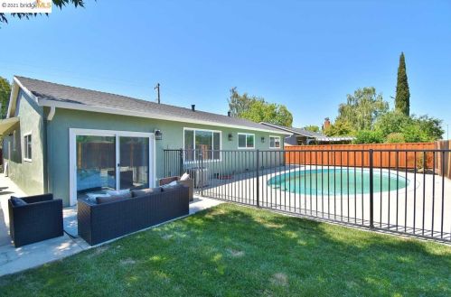 580 Ruth Way, Livermore, CA 94550-4042