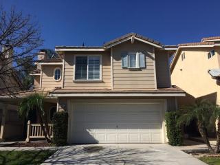 341 Settlers Rd, Upland, CA 91786-8165