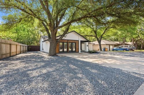 5405 Emerald Forest Dr, Austin, TX 78745-3001