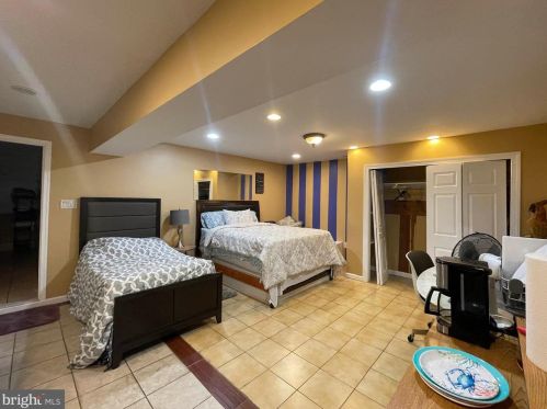 2053 Mayflower Dr, Silver Spring MD 20905-5564 exterior