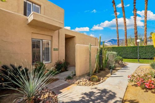 4751 Winners Cir, Palm Springs, CA 92264-5877