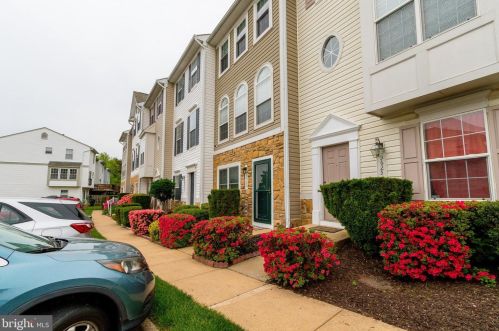 3623 Cebu Island Ct, Woodbridge VA  22192-7042 exterior