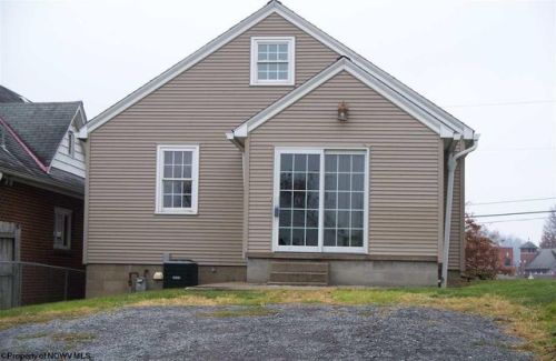1215 19th St, Clarksburg, WV 26301-1639