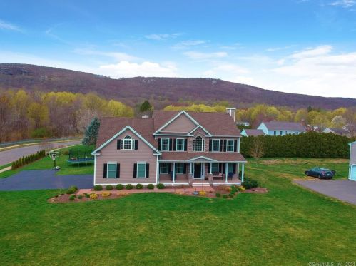 92 Brandywine Pl, Southington CT  06489-4365 exterior