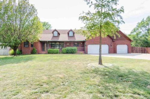 1617 Heather Lake Ct, Andover, KS 67002-8636