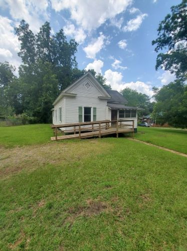 1110 Circle St, Meeting Street, SC 29824-1626