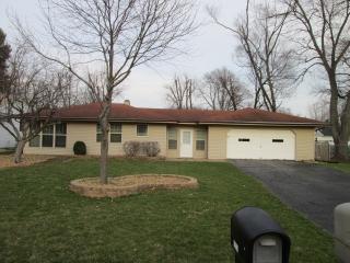 1218 Geneva Ave, Rockford, IL 61108-4223