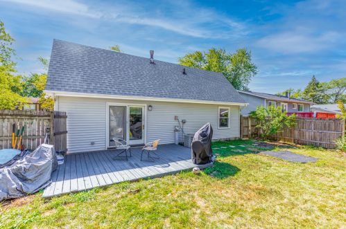 165 Gdn Dr, Lemont IL  60440-2668 exterior