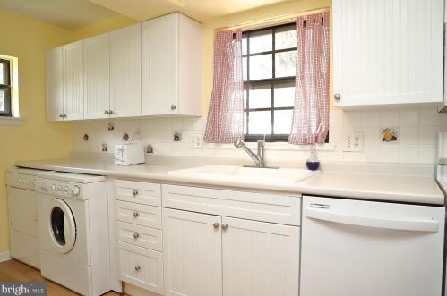 59 Valleybrook Dr, Lancaster PA  17601-4612 exterior