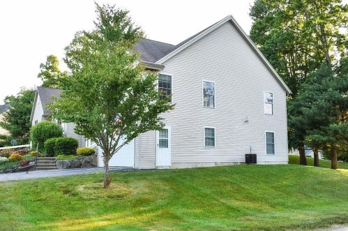 15 Cricket Hl, South Hampton, NH