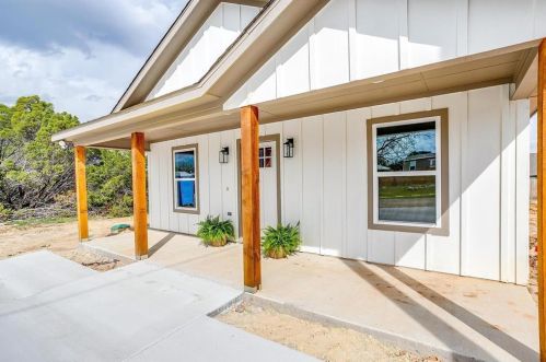 2221 Meteor Trl, Granbury, TX 76048-5757