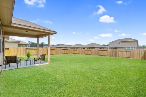 3987 Waukegan Rd, Conroe TX  77306-5870 exterior