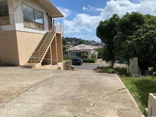 1346 Wilhelmina Rise, Honolulu, HI 96816-3221