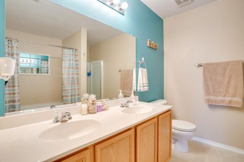 4856 Parkview Hills Ln, Fort Worth TX  76179-4179 exterior